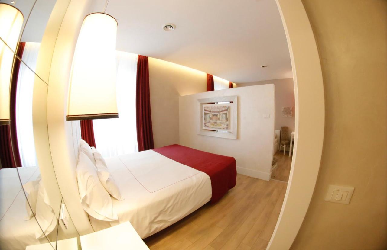 Tullia&Prisca Relais Hotel โรม ภายนอก รูปภาพ