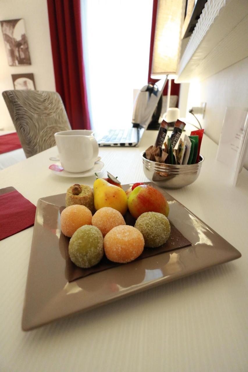 Tullia&Prisca Relais Hotel โรม ภายนอก รูปภาพ
